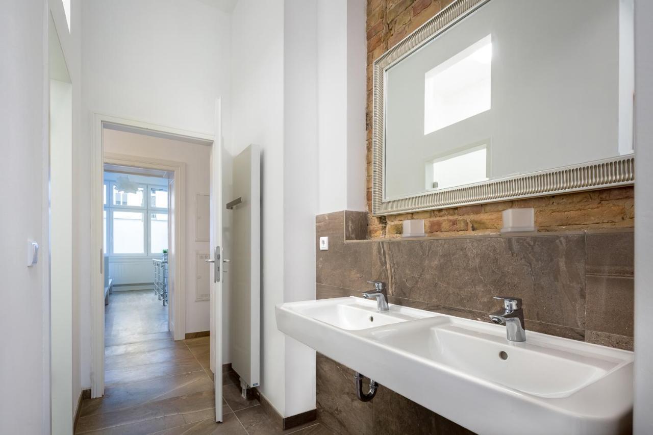 Newton-Appartement Mit 3 Schlafzimmern Berlin Zewnętrze zdjęcie