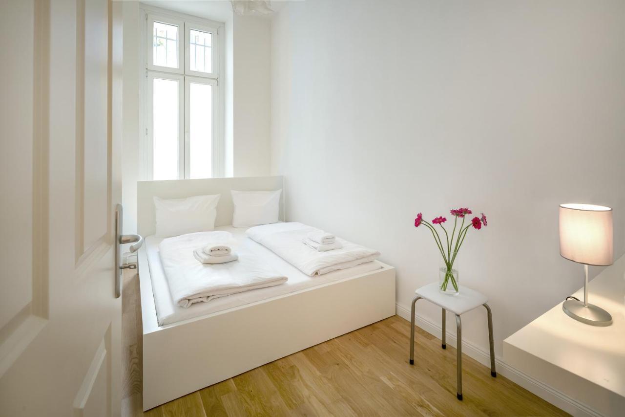 Newton-Appartement Mit 3 Schlafzimmern Berlin Zewnętrze zdjęcie