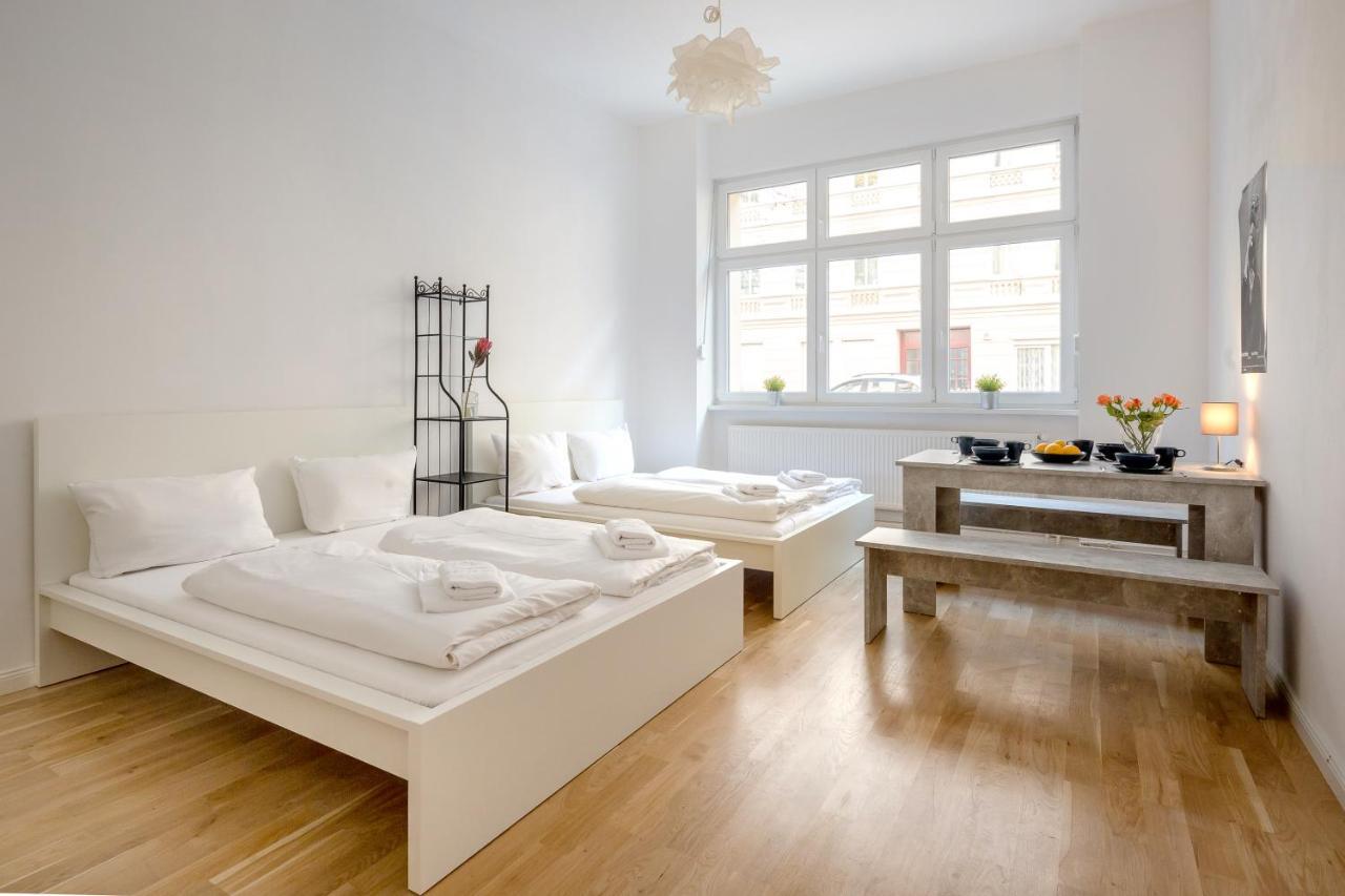 Newton-Appartement Mit 3 Schlafzimmern Berlin Zewnętrze zdjęcie