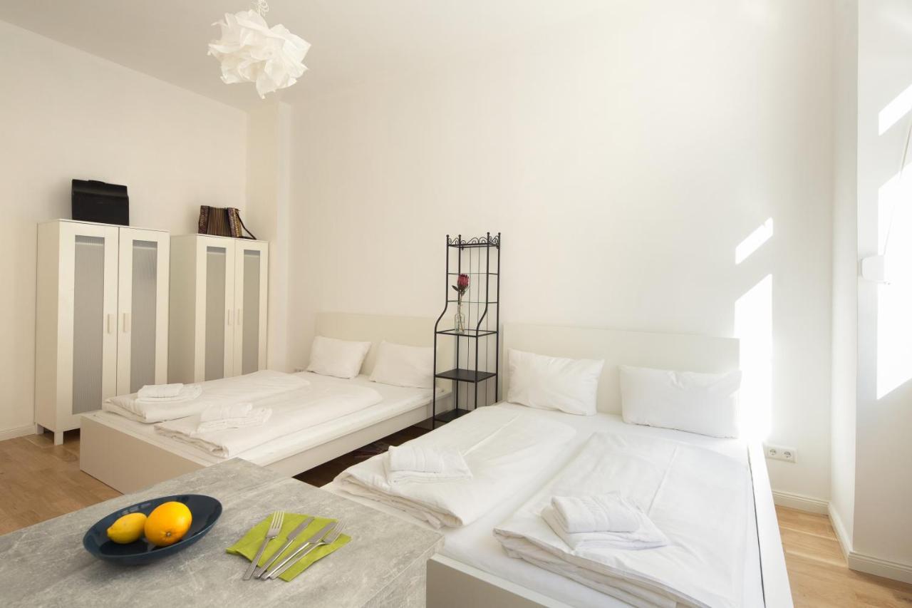 Newton-Appartement Mit 3 Schlafzimmern Berlin Zewnętrze zdjęcie