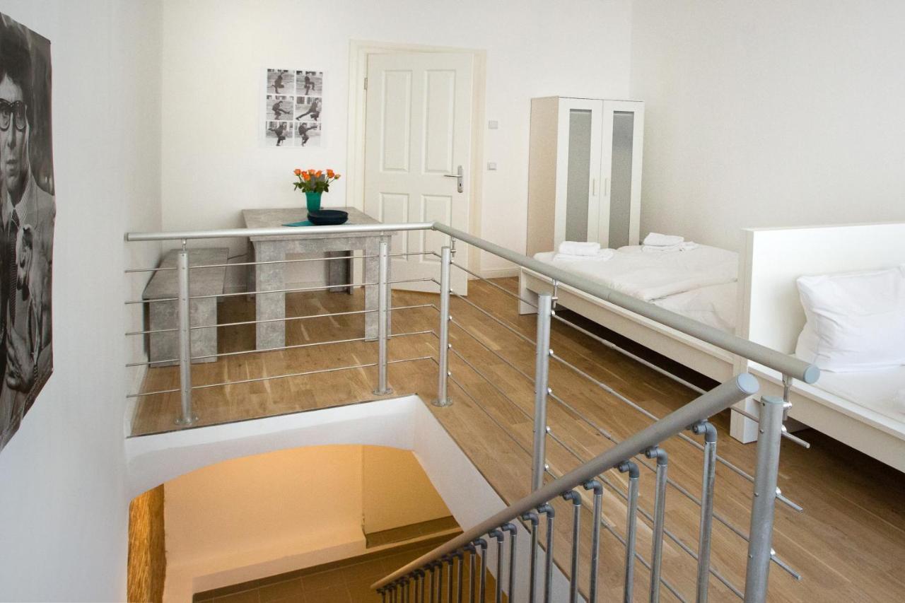 Newton-Appartement Mit 3 Schlafzimmern Berlin Zewnętrze zdjęcie
