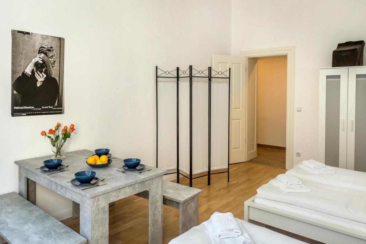 Newton-Appartement Mit 3 Schlafzimmern Berlin Zewnętrze zdjęcie