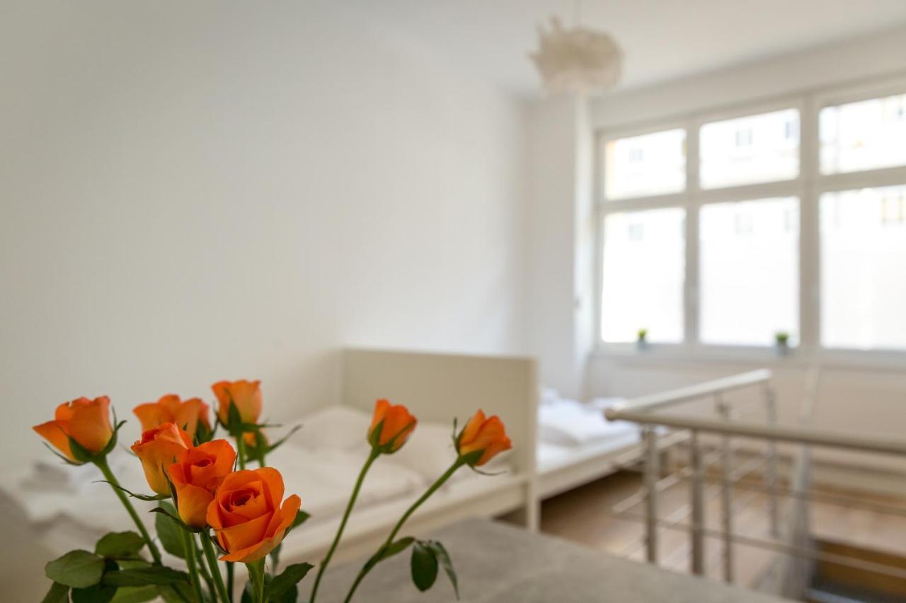 Newton-Appartement Mit 3 Schlafzimmern Berlin Zewnętrze zdjęcie